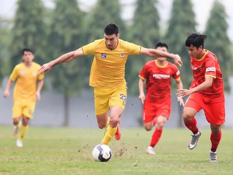 U23 Việt Nam tập huấn ở Bình Dương