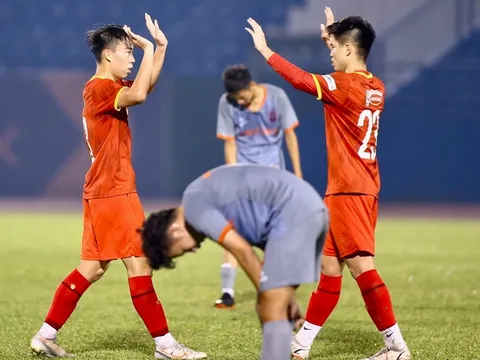 U23 Việt Nam thắng 3-0 trước U19 Bình Dương