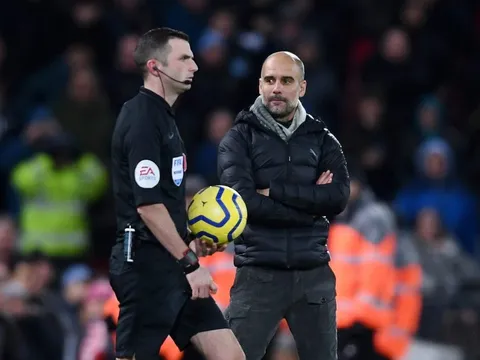 Ức chế với VAR, Guardiola sẽ bỏ Premier League?