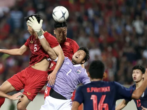 Vụ cựu trong tài NHA "bênh" Việt Nam: FOX Sports xác nhận chỉ là bịa đặt