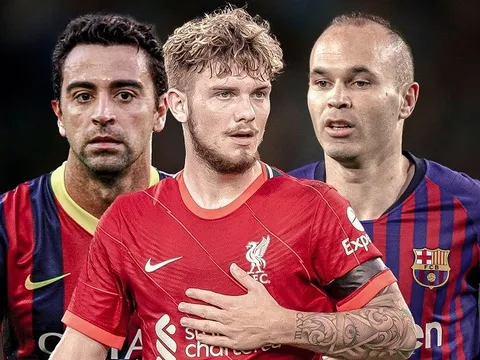Cựu sao Liverpool chỉ ra ngôi sao mang hình bóng Xavi và Iniesta