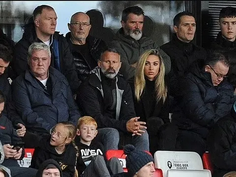 Giggs xuất hiện bên bạn gái mới