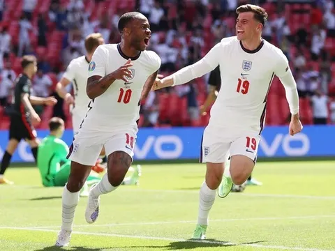 Ferdinand: "Đó là lý do các cầu thủ vui mừng với bàn thắng của Sterling"