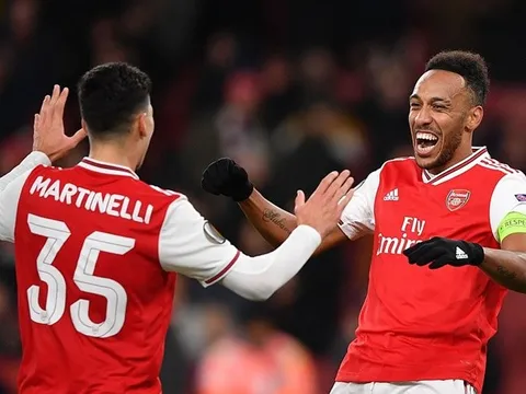 Thất bại muối mặt trên sân nhà, Arsenal chìm sâu trong khủng hoảng