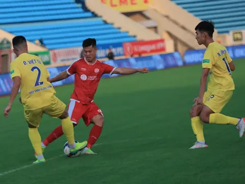 V-League 2022: Phía sau bình yên là sóng dữ