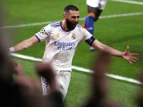 Bước ngoặt với Benzema trong cuộc đua Quả bóng vàng