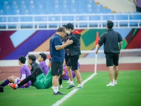 Tuyển Việt Nam: Khi thầy Park mong có... phép thuật đấu Oman