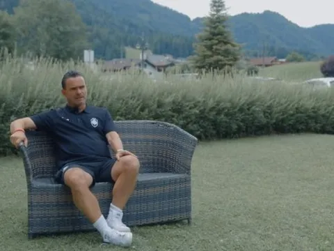 Overmars lần đầu lên tiếng sau khi bị Ajax sa thải