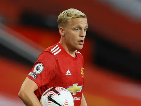 'Vì đại dịch COVID-19 nên Van de Beek mới đến M.U'