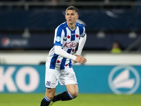 Đồng đội Văn Hậu: 'Tôi biết Ajax đang dõi theo tôi'
