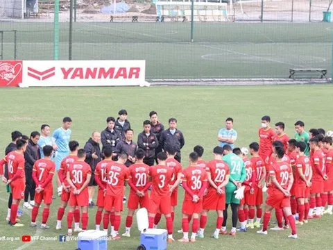 Chốt danh sách tuyển Việt Nam: Đột phá hay... an toàn