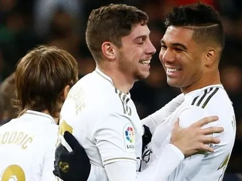 Valverde buồn khi đàn anh rời Real đến Man Utd