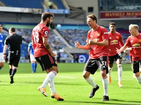 Van de Beek biểu cảm "cute" trước quả 11m, fan Man Utd phát cuồng