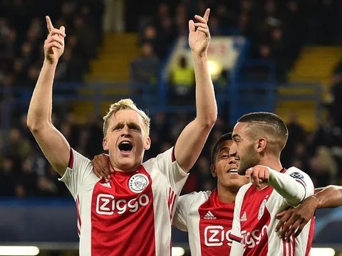 Van de Beek có gì đặc biệt mà Man Utd khao khát?