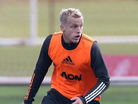 Van de Beek: "Họ là người khiến tôi gia nhập Man Utd"