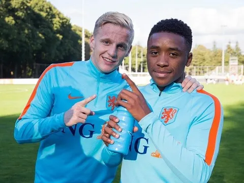 Van de Beek kể chuyện bị học trò Mourinho gửi tối hậu thư