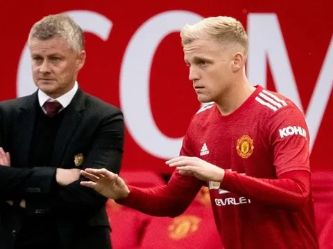 Van de Beek - Man United: Thương vụ bí ẩn của Ole