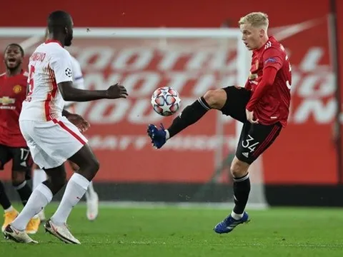 Van de Beek thất sủng, huyền thoại Hà Lan lên tiếng nói về Solskjaer