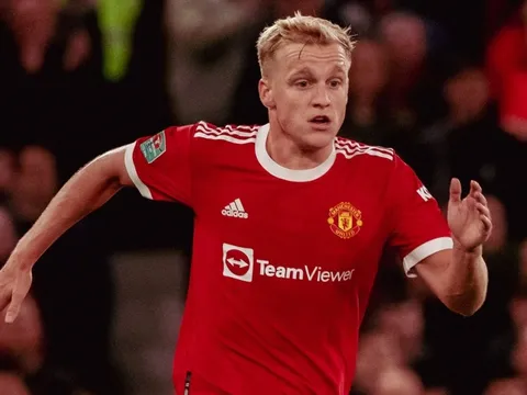 Van de Beek và 5 cầu thủ chất lượng phải dự bị của Big Six Premier League