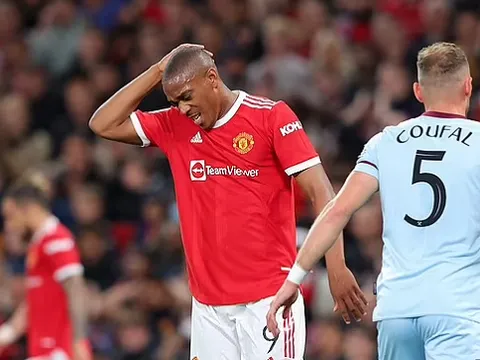 Vấn đề của Man Utd: Martial không sai, Ole mới là người sai