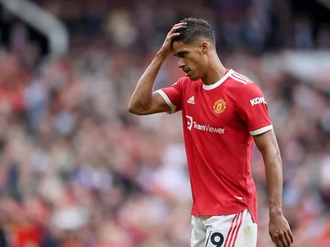 Vấn đề của Varane ở Man Utd xuất hiện
