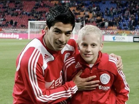 Van der Sar chỉ ra điểm khác biệt của Van de Beek khi còn ở đội trẻ Ajax