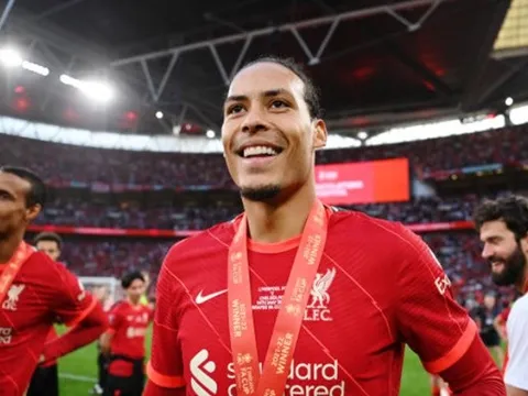 "Trưởng nhóm tuyển trạch của tôi nói rằng Van Dijk quá chậm chạp"