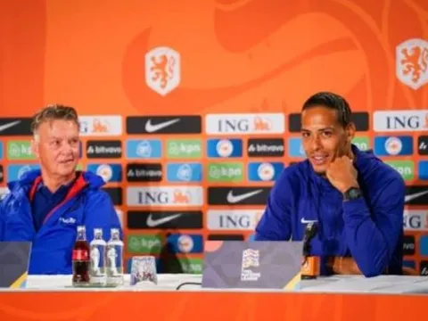 Van Dijk thừa nhận thua kém trò cưng của Ten Hag