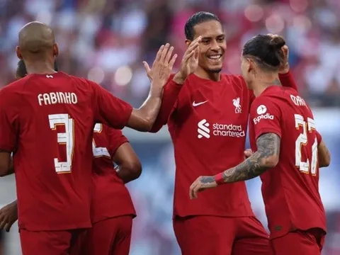 Van Dijk nhắc nhở Darwin Nunez