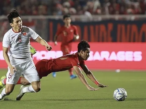 Khoảnh khắc Văn Hậu xù xì, gan góc: Khi bóng đá không có chỗ cho sự xuề xòa!