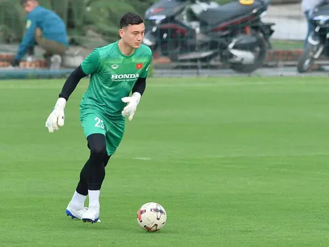 Văn Lâm, Quang Hải tập sung chờ đấu Afghanistan