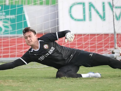 Văn Lâm mừng rỡ gặp lại Đình Trọng, hứa giúp ‘PSG’ Việt Nam bay cao