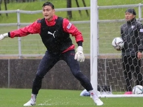 Văn Lâm sắp trở lại V-League?