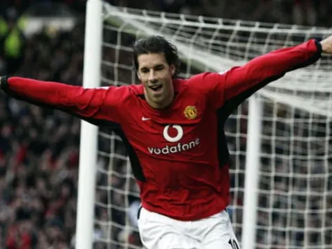 Louis Saha nêu mẫu tiền đạo Man Utd cần chiêu mộ