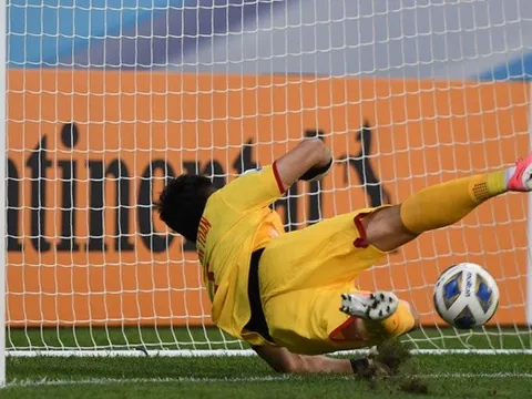 Văn Toản bị chấn thương, nguy cơ nghỉ trận gặp U23 Hàn Quốc