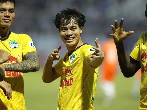 Văn Toàn, Công Phượng thay nhau lập công, HAGL trở lại ngôi đầu V-League