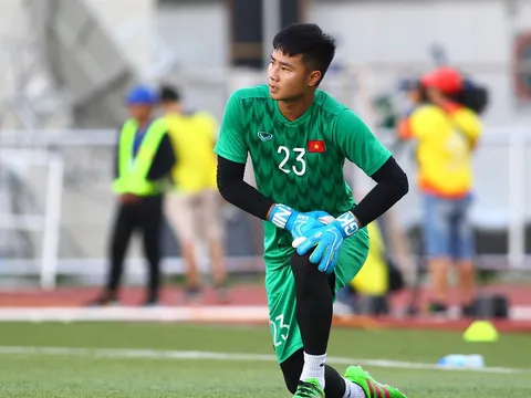 Văn Toản tiết lộ "tuyệt chiêu" để cản phá cú sút penalty của "Ronaldo Campuchia"