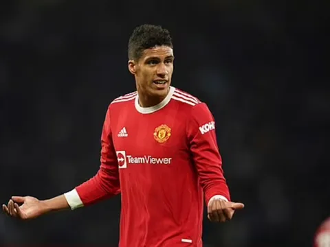Ferdinand tìm ra lý do khiến Varane sa sút