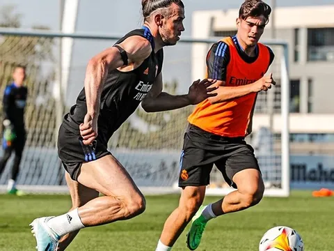 Varane có mặt, Bale cơ bắp cuồn cuộn, Alaba phô diễn tuyệt chiêu