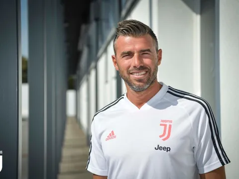 Về Juventus, Allegri tính chiêu mộ "mảnh ghép của BBC"