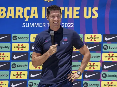 Vén màn bức tranh tài chính của Barca