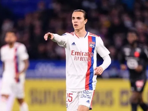 'Verratti của Lyon' đang chờ Man Utd