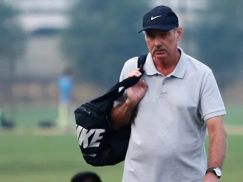 VFF và các danh thủ Việt Nam đau xót trước sự ra đi của HLV Alfred Riedl