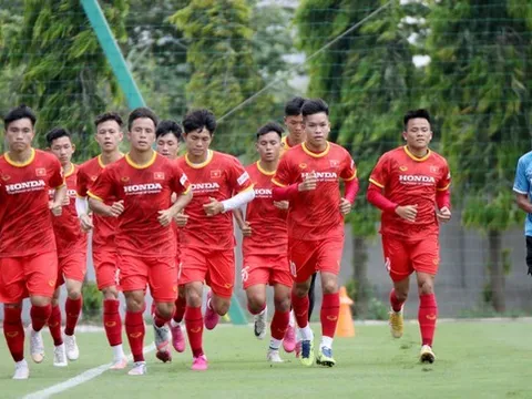 U23 Việt Nam thận trọng; Than Quảng Ninh lại nợ lương