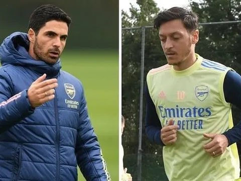 Vì 1 cái tên, Arsenal đang lặp lại sai lầm tương tự với Mesut Ozil