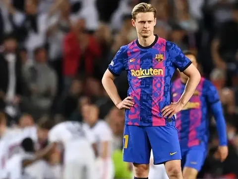 Vì sao Barca mở đường cho Man Utd tiếp cận De Jong?