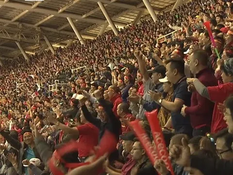 Vì sao fan VN tại Mỹ Đình ăn mừng sau khi trọng tài không công nhận bàn thắng?