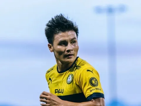 Vì sao Quang Hải đang trở thành người thừa tại Pau FC