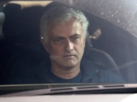 Vì sao quyết định sa thải Mourinho "đặc biệt" nhất lịch sử bóng đá?