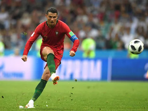 Vì sao Ronaldo sút phạt kém những năm qua?